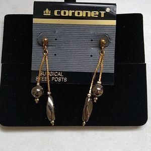 Cute dangly earrings, NWOT